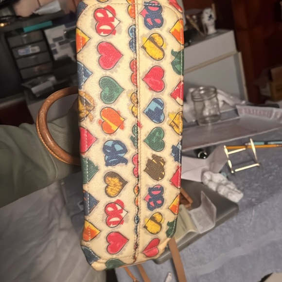 Dooney Colorful Heart Patterned Women's Bag - Picture 3 of 5